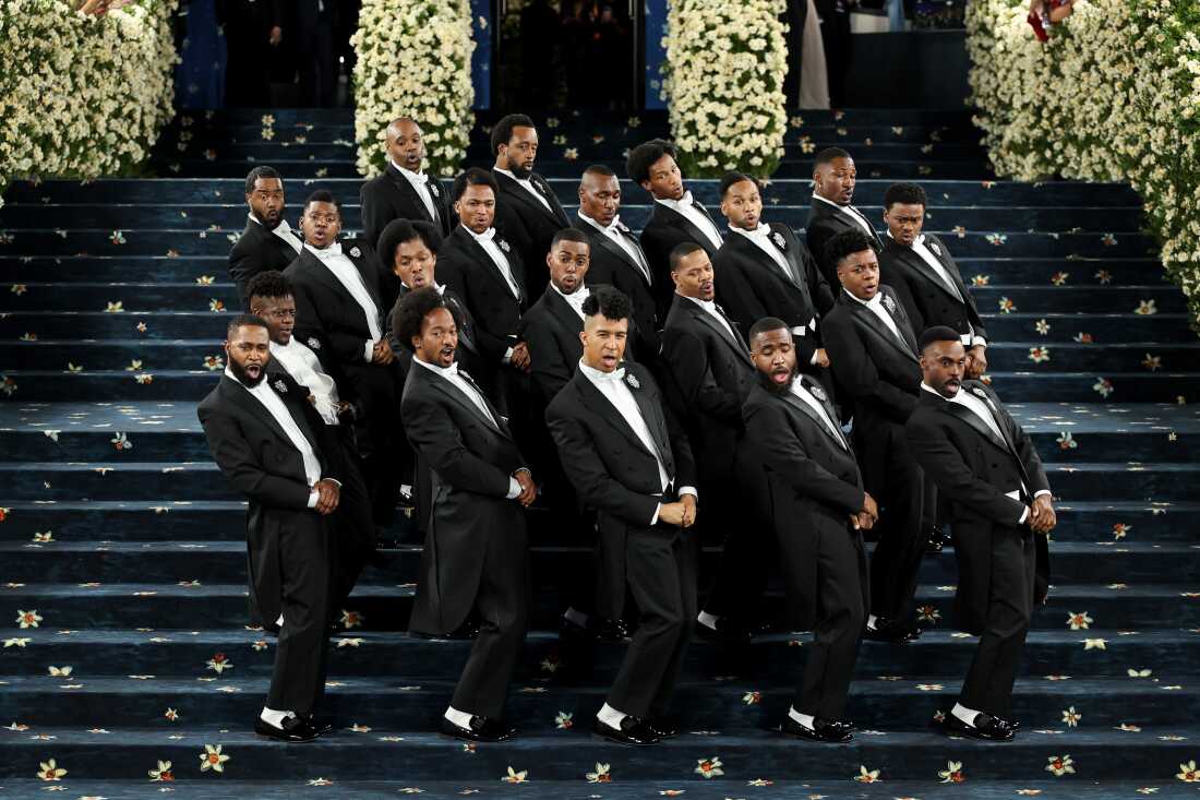 NEW YORK, NEW YORK - MAY 05: Dancers perform during the 2025 Met Gala Celebrating